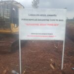 Foto : Plang dan Excavator yang berada didalam Kawasan Hutan telah dialih fungsikan menjadi Kebun Sawit(Dok/RMC).