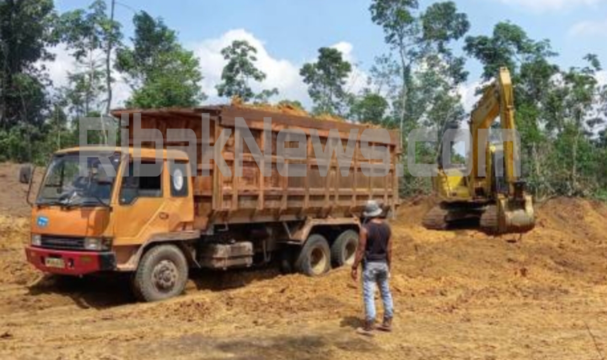 Foto : Aktifitas Galian C Diduga Ilegal Di Kota Dumai (Dok/C45).