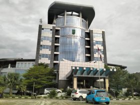 Foto : Kator PUPR Provinsi Riau Saat Di Geledah KPK (20/01/2025).