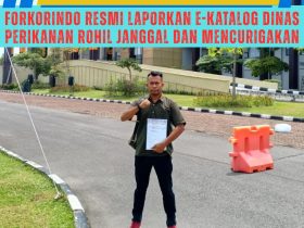 Foto : Tp. Batubara Ketua DPD LSM Forkorindo Provinsi Riau, saat melaporkan Dinas Perikanan Rohil ke Polda Riau terkait Dugaan Korupsi.