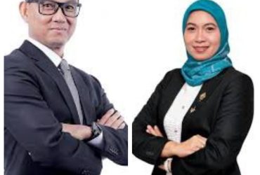 Foto : Dirut PLN Darmawan Prasodjo dan Ketua Umum Jakarta Elektrik PLN sekaligus EVP Umum PLN Arsyadhany Ghana Akmalaputri.