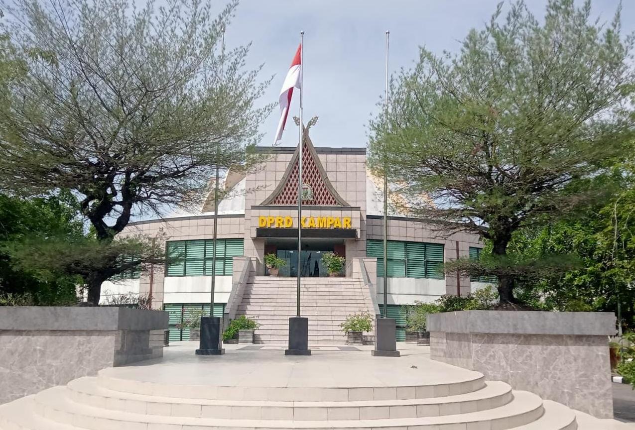 Foto : Kantor DPRD Kabupaten Kampar 2025, (Dok/RNC).