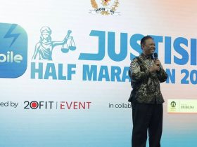 Foto : Dir LHC PLN Yusuf Didi Setiarto saat menyampaikan kata sambutan di launching even Justisia Half Marathon 2025 di Gedung DPR MPR yang disponsori PLN. (Dok/RNC).