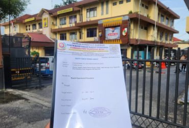 Foto : Berkas serah terima Laporan Korupsi dan Polresta Pekanbaru.