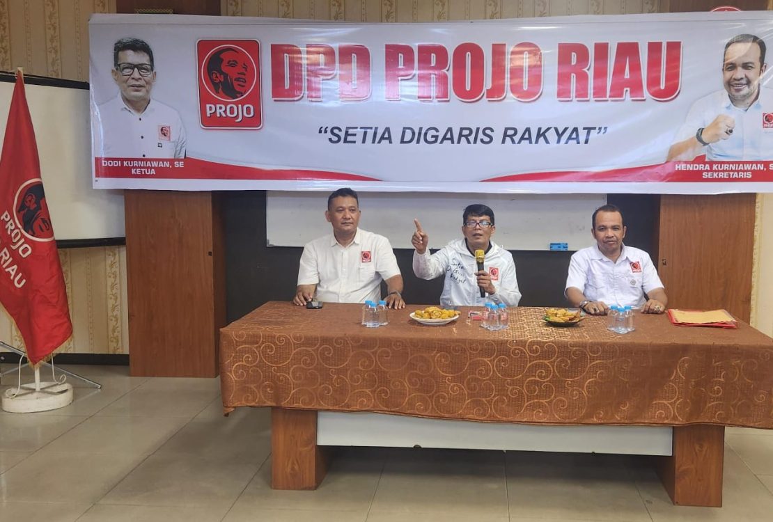 Foto : Suasana Rapat, Dodi Kurniawan tengah.