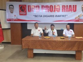 Foto : Suasana Rapat, Dodi Kurniawan tengah.