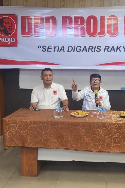 Foto : Suasana Rapat, Dodi Kurniawan tengah.