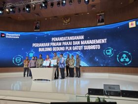 Foto : Penandatanganan kontrak proyek Manajemen Building yang dipercayakan PLN kepada PT SPP, Anak perusahaan Dana Pensiun senilai Rp.68 miliar (Dok/RNC).